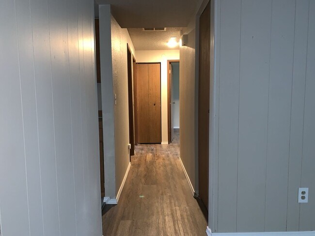 Building Photo - Beautiful 3Bd/1.5 Ba Federal Way Home.