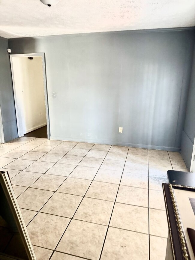 Building Photo - 1654 Camellia Ln