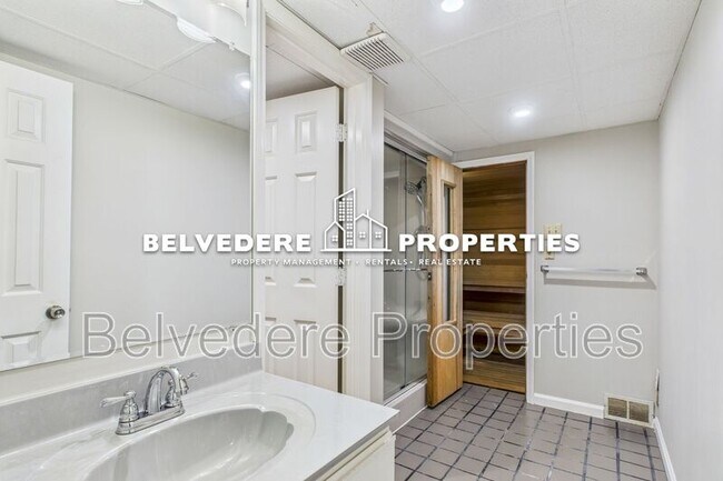 Building Photo - 18-B Park Village Ln