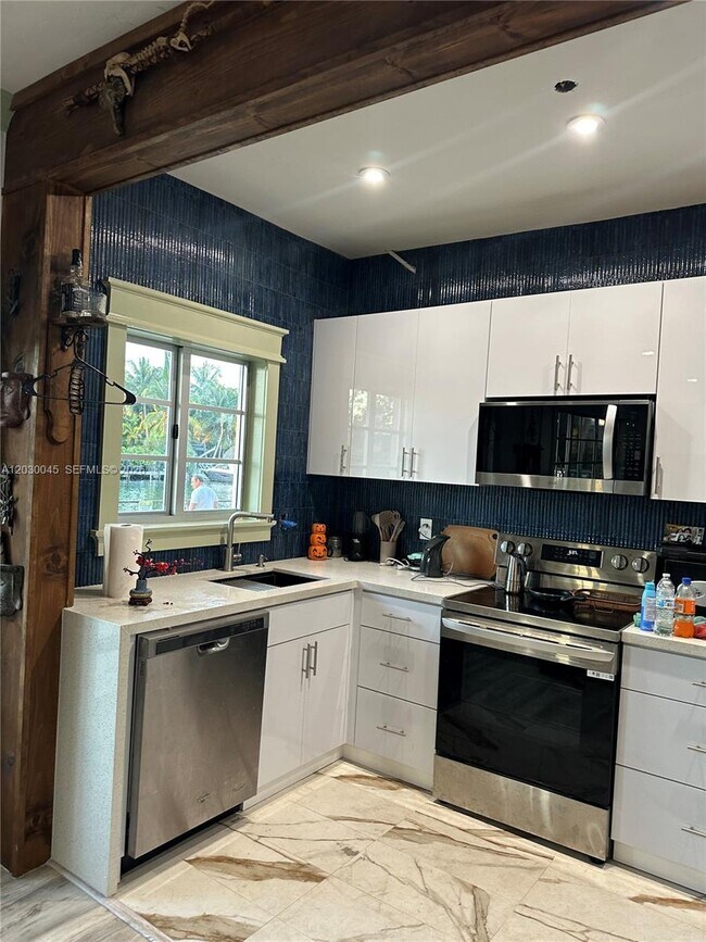 Building Photo - 2137 Calais Dr