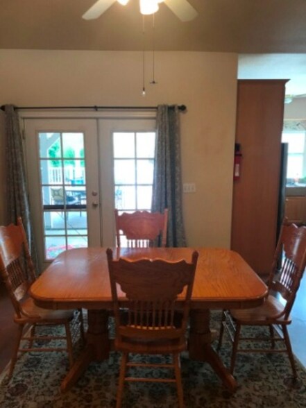 Building Photo - 1055 Tishlini Ln