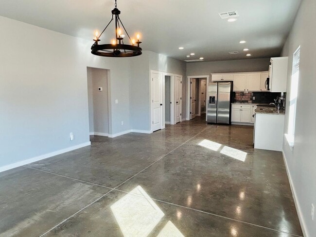 Building Photo - 104 N Harrison Ave