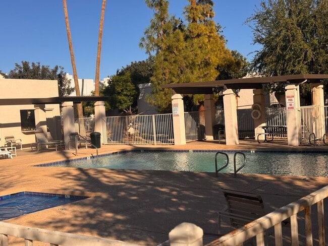 Building Photo - Amazing 3beds/2baths Townhome in Tempe!