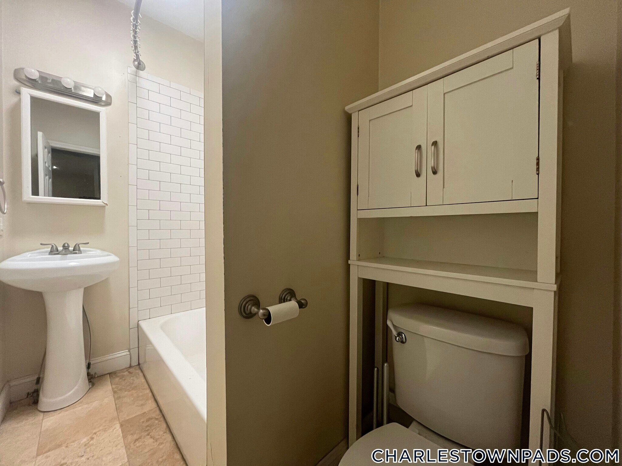 Building Photo - 28 Parker St