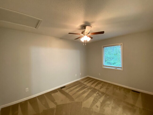 Building Photo - 568 Brookside Ct