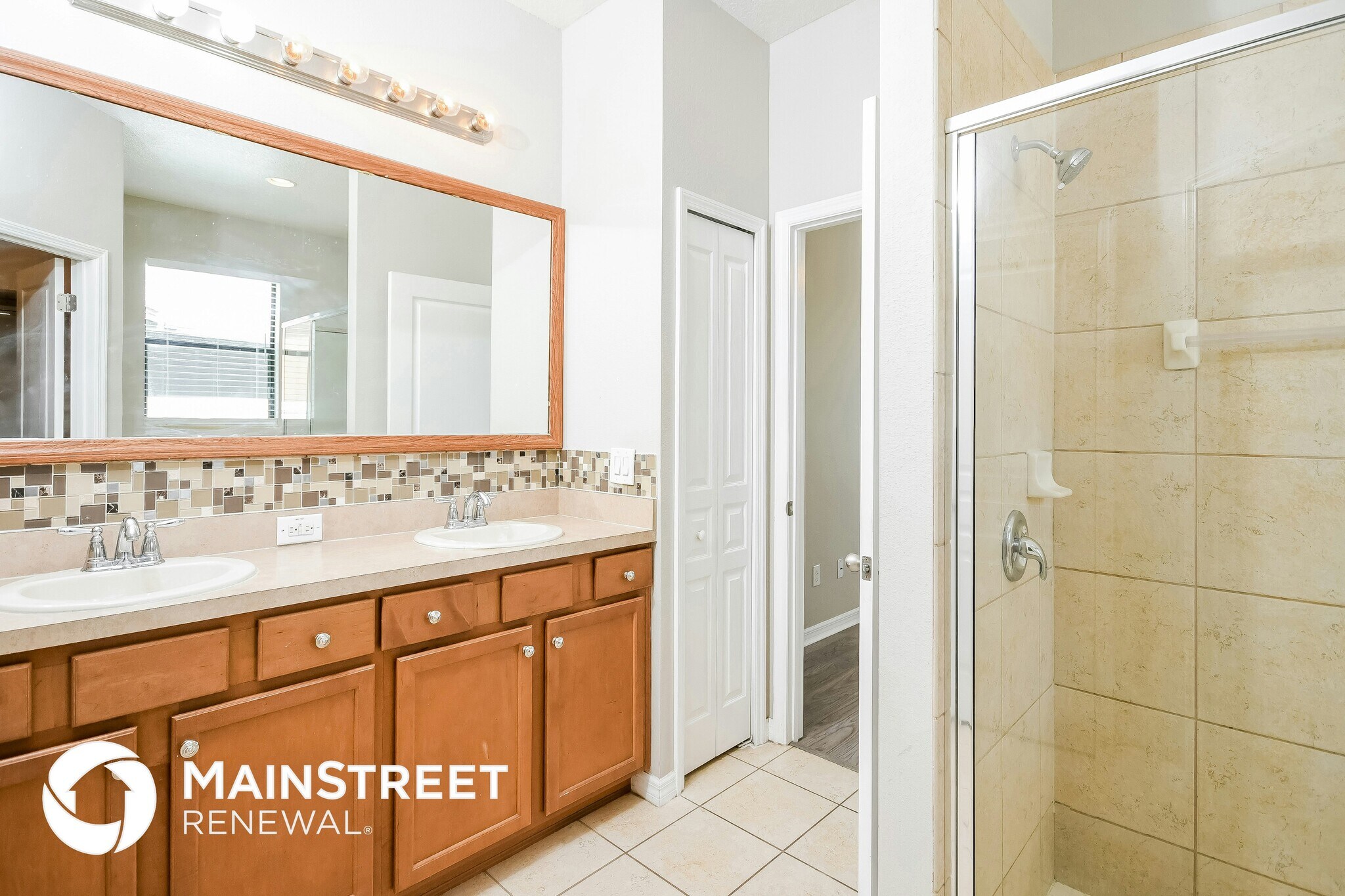 Building Photo - 4632 Doral Park Ave