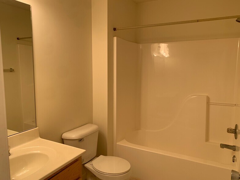 Building Photo - 1108 Lockenvitz Ln