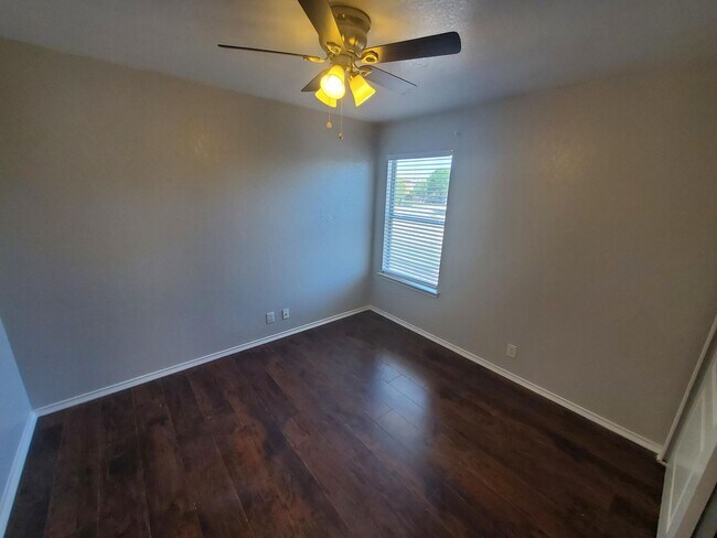 Building Photo - 1411 Ambush Creek