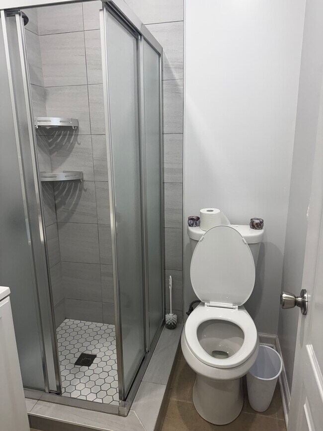 Building Photo - 109-11-111 205th St