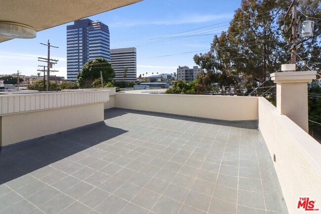 Building Photo - 12010 Texas Ave