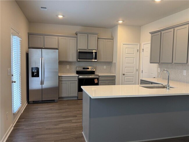 Building Photo - 79 Holland Cv