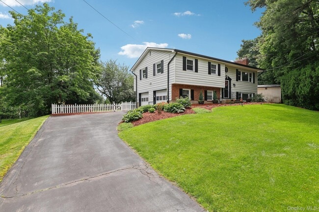 Building Photo - 118 Standish Dr