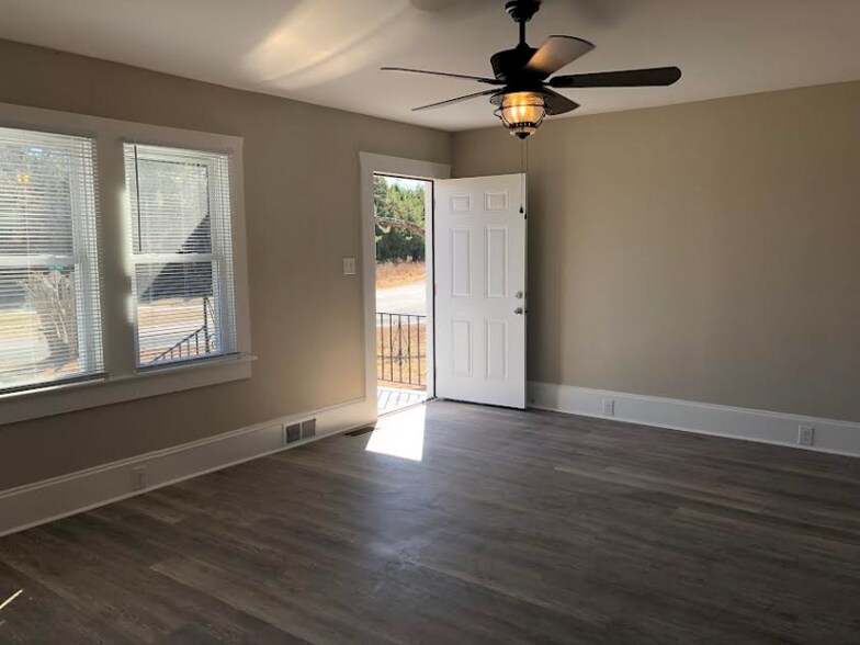 Building Photo - 5583 Core Point Rd