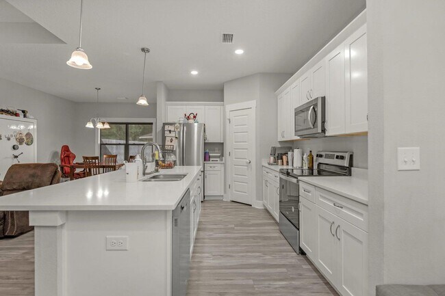 Building Photo - 2800 Ram Ln