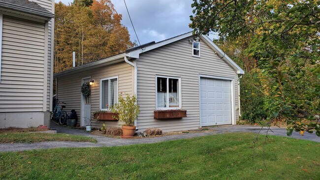 Primary Photo - 11 Dana Ave