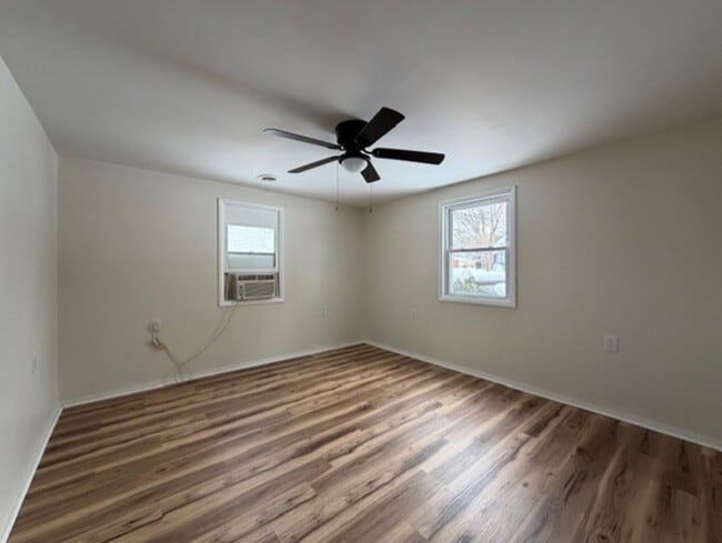 Building Photo - 2 Bed 1 Bath Single Family Home Available in Fairborn