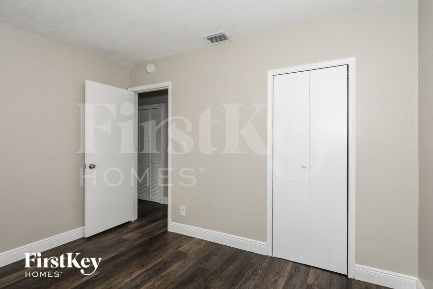 Building Photo - 2921 NW 157th Terrace