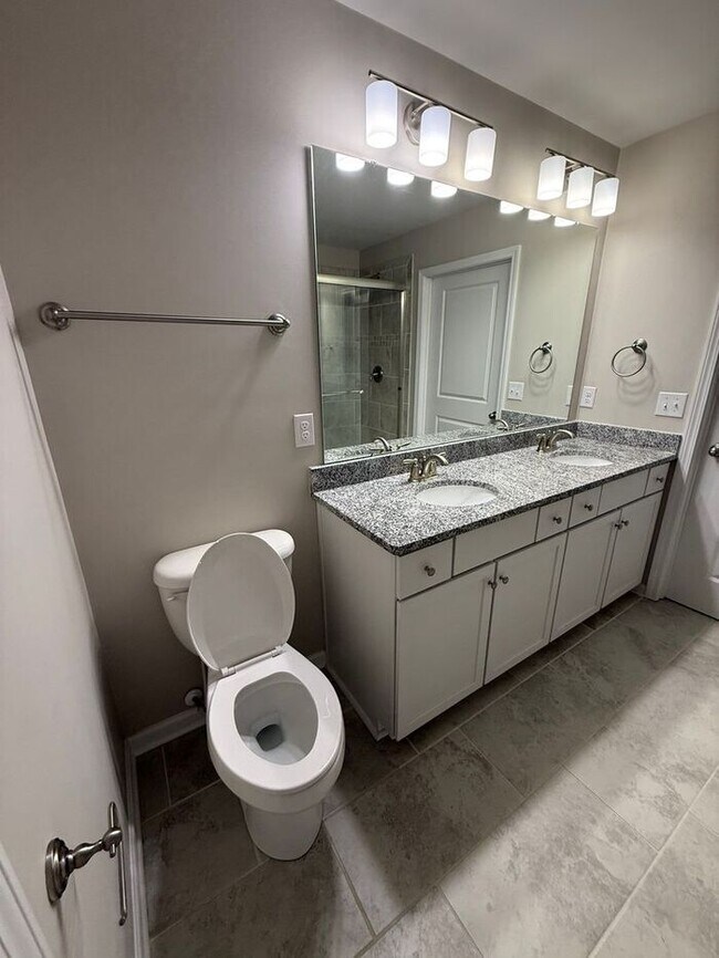 Building Photo - **Charming 3-Bedroom Home in Peaceful Stan...