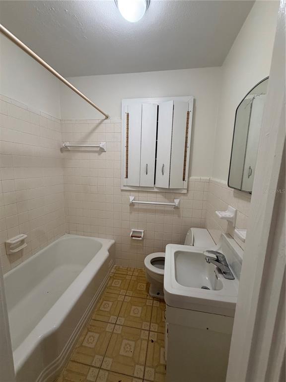 Building Photo - 3815 W De Leon St