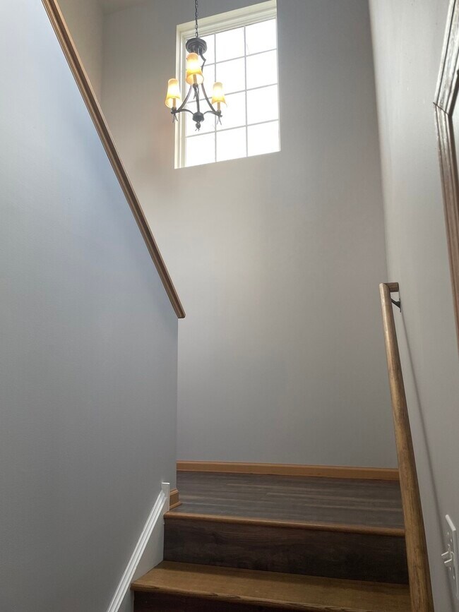 Building Photo - 1723 Silverstone Dr