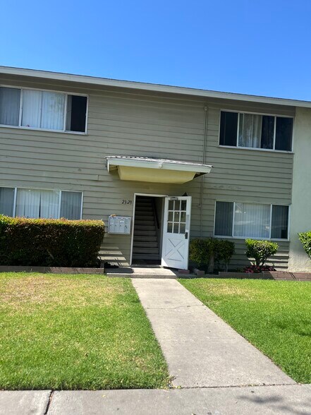 Primary Photo - 2323 W West Ave