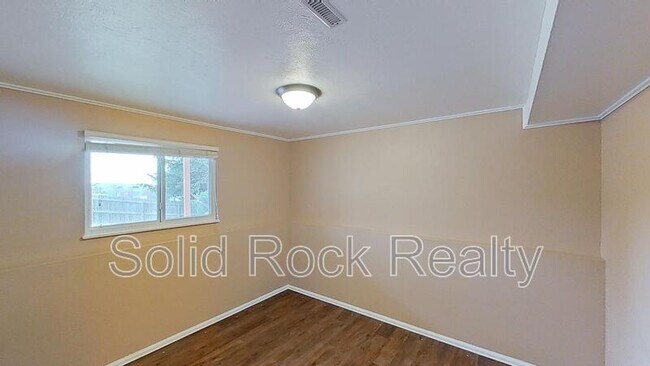 Building Photo - 2615 Tomah Pl