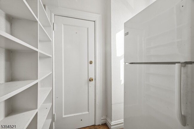 Building Photo - 463 Pavonia Ave