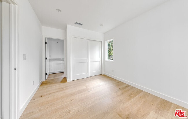 Building Photo - 4287 La Salle Ave