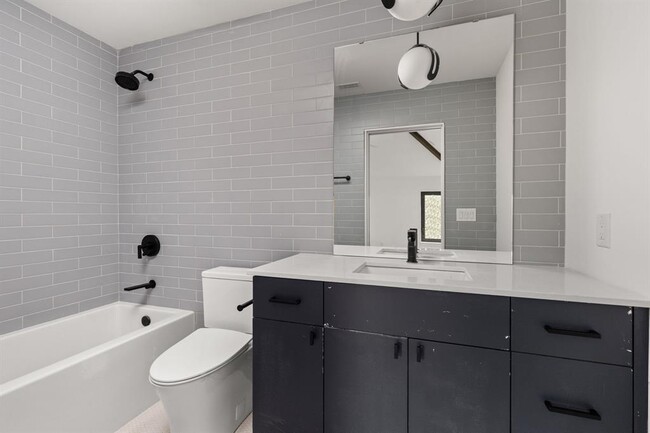 Building Photo - 1603 Chelsea Ln