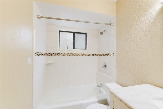 Building Photo - 4711 Spicewood Springs Rd