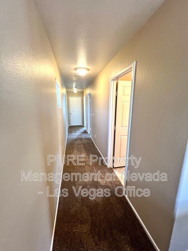 Building Photo - 6109 N Blue Luna St