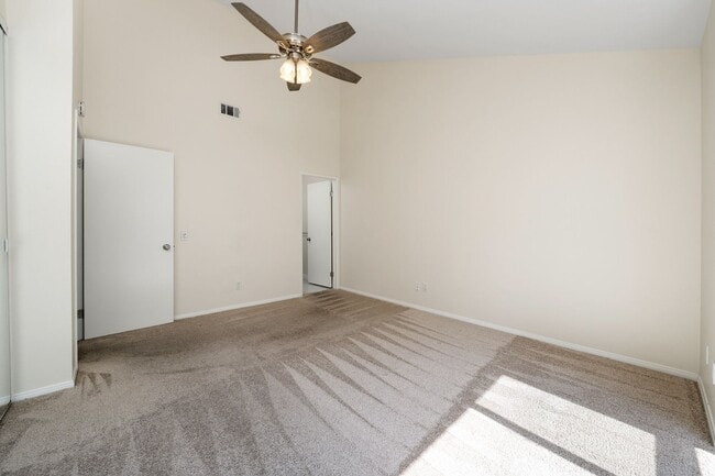 Building Photo - Seawind Upper Unit with Vaulted Ceilings a...