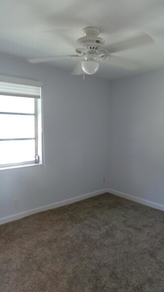 Building Photo - 370 Orange Way