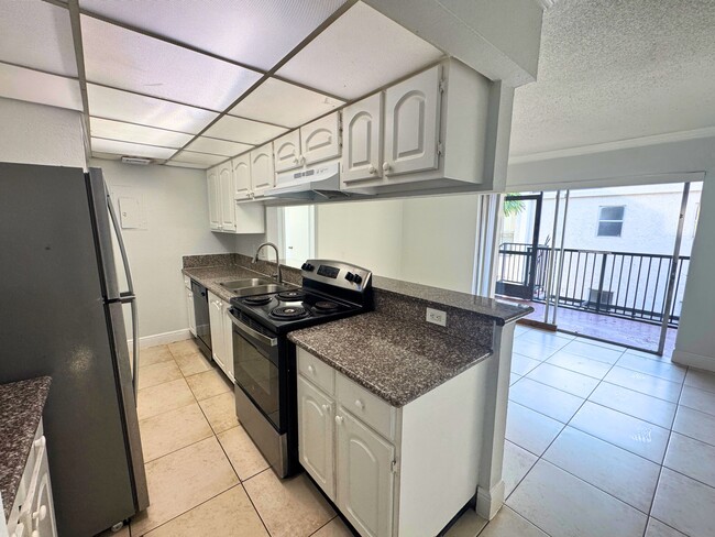 Building Photo - 4501 Treehouse Ln