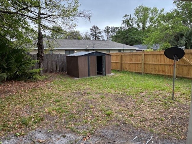 Building Photo - 511 S Arizona St