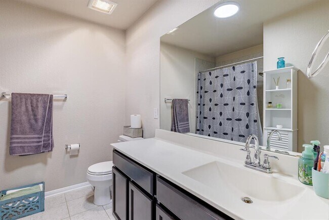 Building Photo - 17020 Lathrop Ave