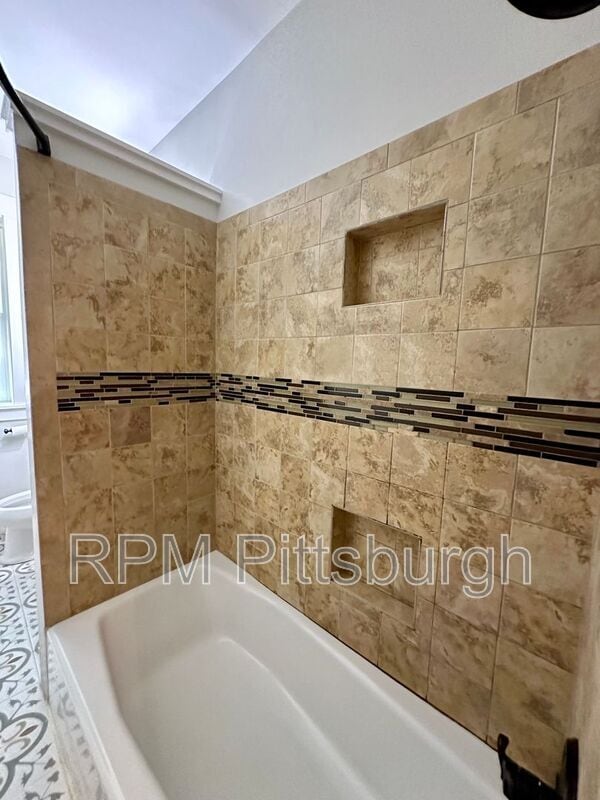 Building Photo - 1101 Linden Pl