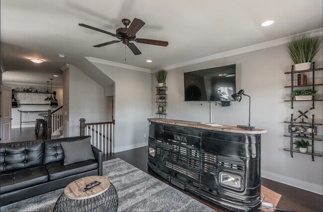 Building Photo - Belmont/ 12th South