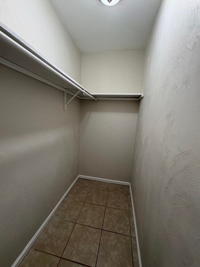 Building Photo - 211 Parkbrook Cir