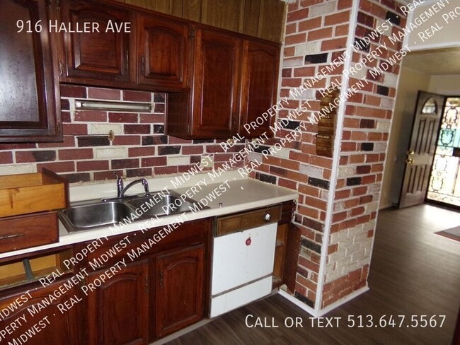Building Photo - 916 Haller Ave