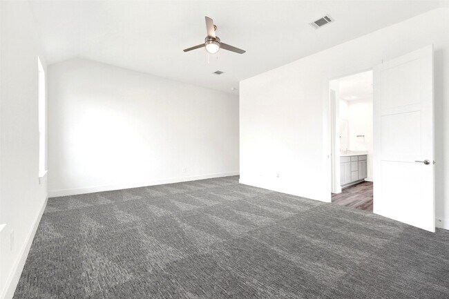 Building Photo - 153 Aurora Spgs Dr