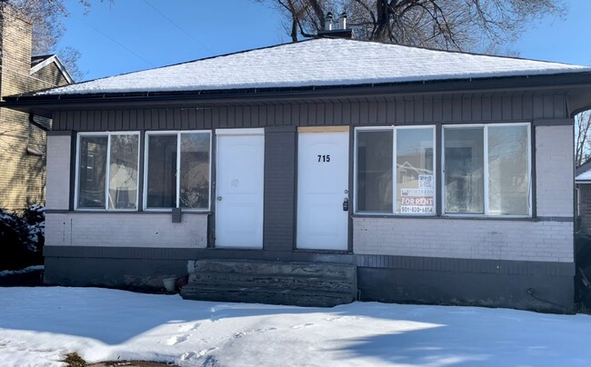 Building Photo - Historic 3 Bedroom Home