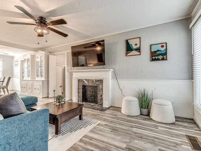 Building Photo - Super Sweet Home - All Appliances Included! 5 Minutes from Lake Hefner