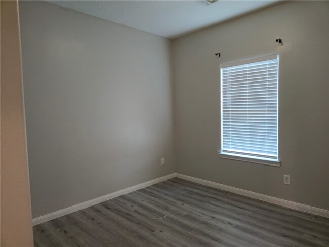 Building Photo - 41 Rd 5102