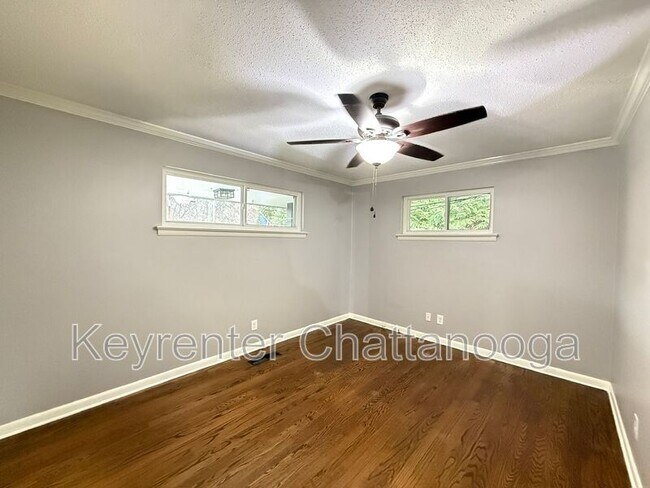 Building Photo - 904 Tremont St