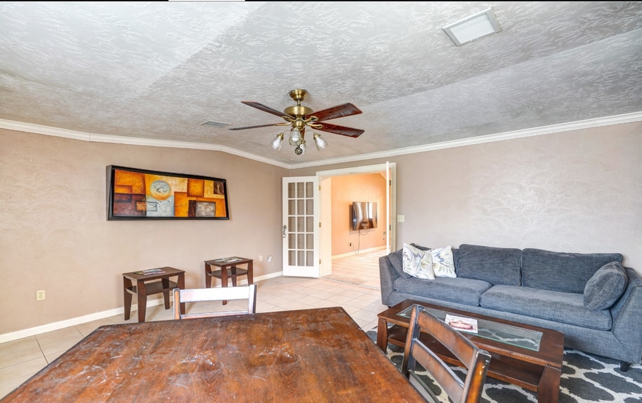 Primary Photo - 518 Westshire Dr