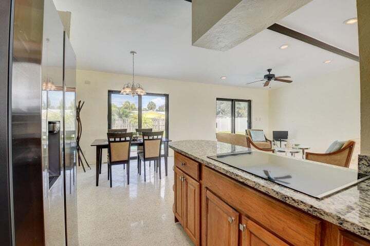 Building Photo - 64 SW 9th Ave