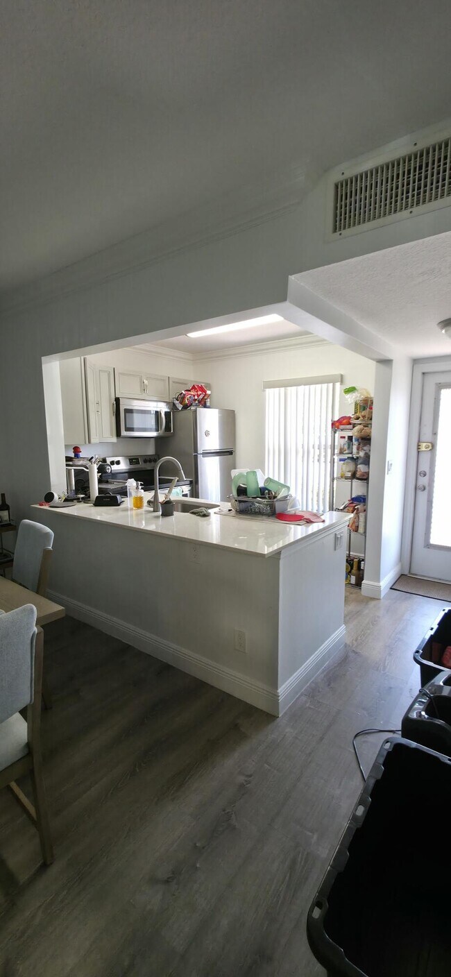 Building Photo - 6091 NW 61st Ave