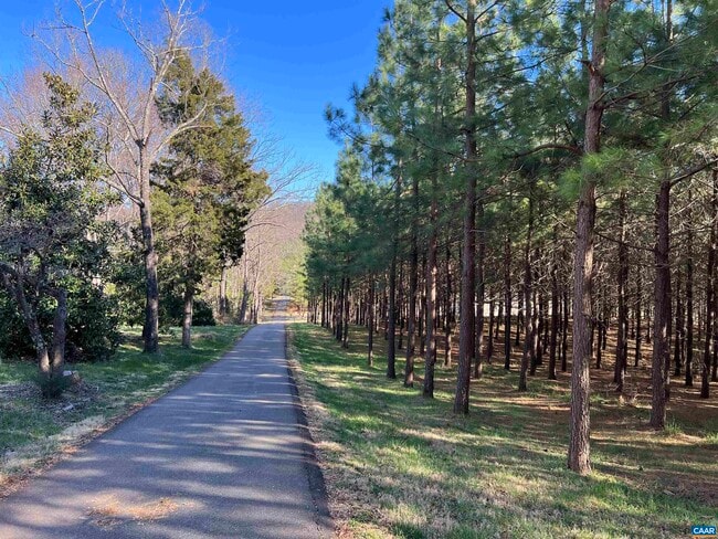 Building Photo - 3123 Scottsville Rd