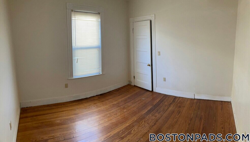 Building Photo - 33 Buttonwood St